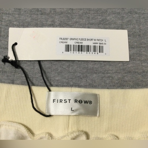 First Row Women’s Cream Graphic Patch Fleece Shorts Size L - Picture 4 of 8